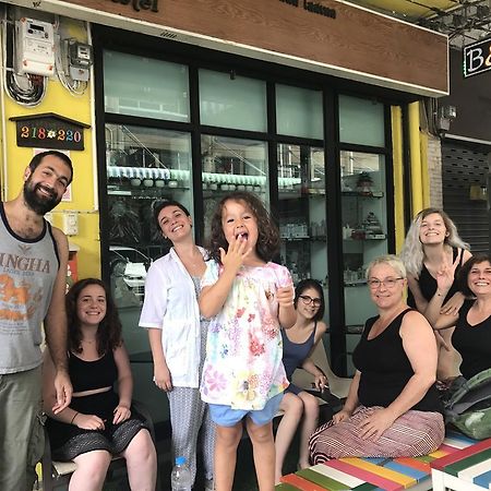 Tiger Lily Hostel Bangkok Eksteriør bilde