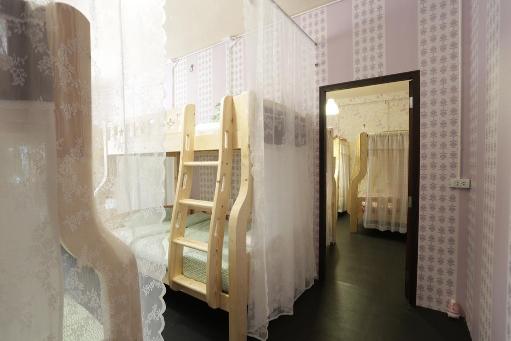 Tiger Lily Hostel Bangkok Rom bilde