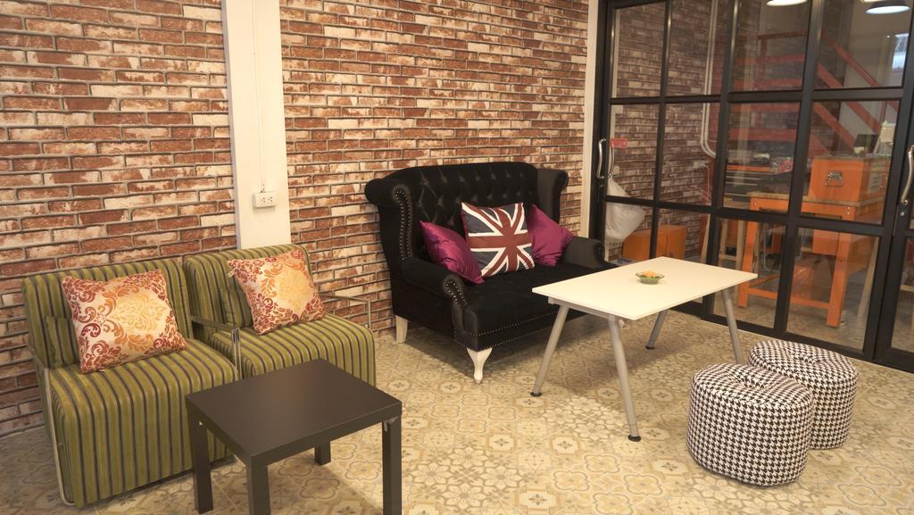 Tiger Lily Hostel Bangkok Eksteriør bilde