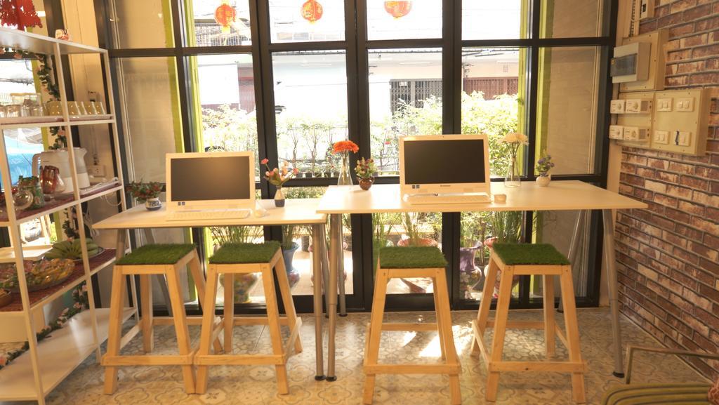 Tiger Lily Hostel Bangkok Eksteriør bilde