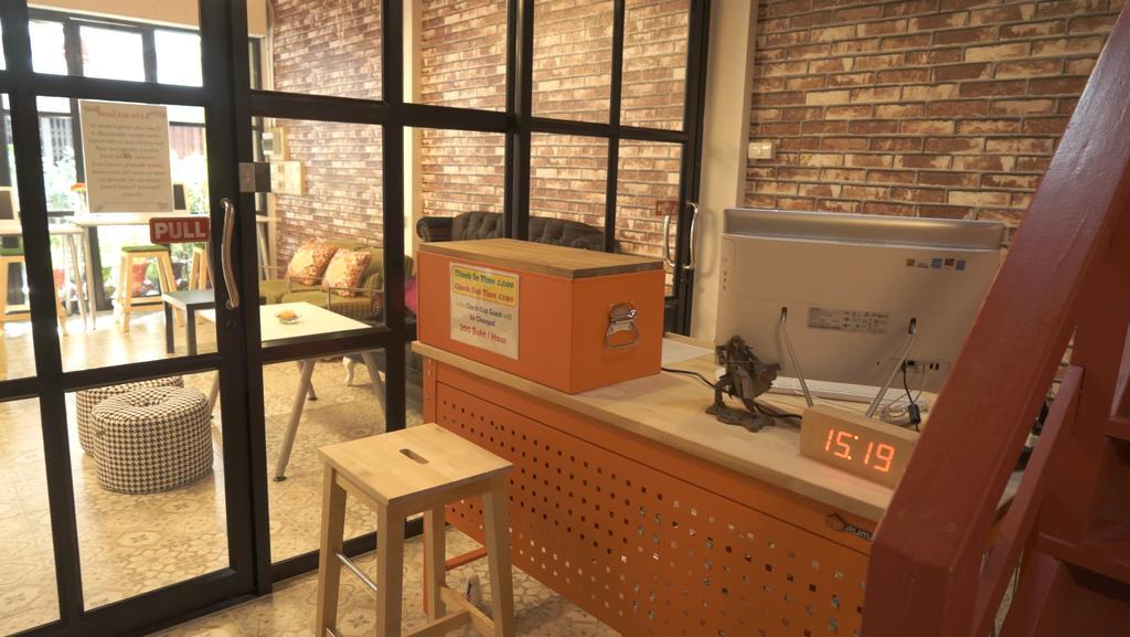 Tiger Lily Hostel Bangkok Eksteriør bilde