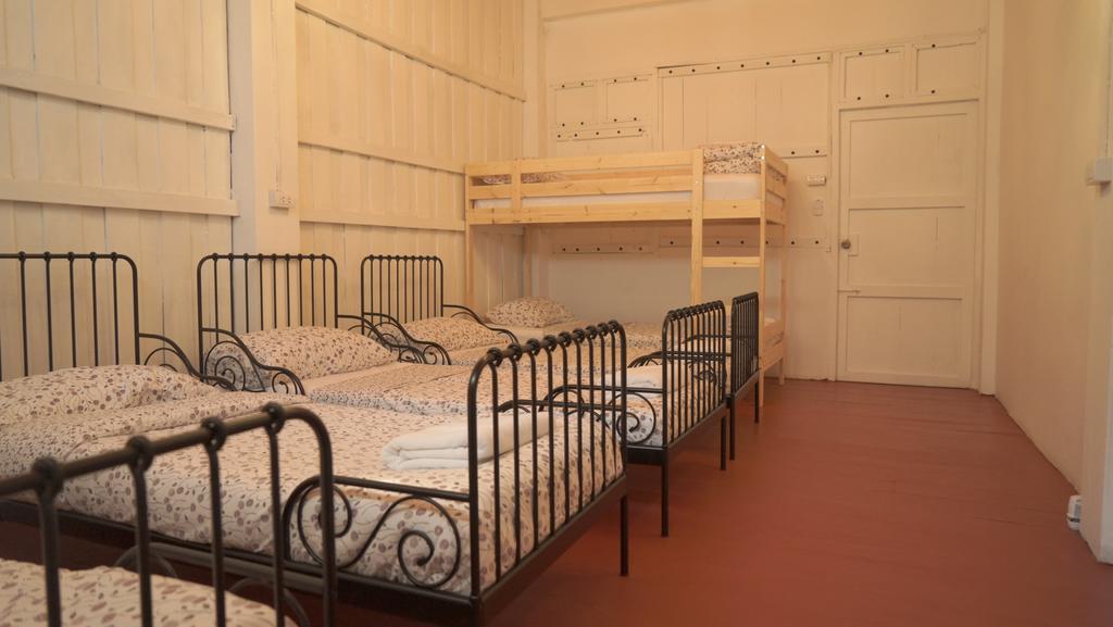 Tiger Lily Hostel Bangkok Rom bilde