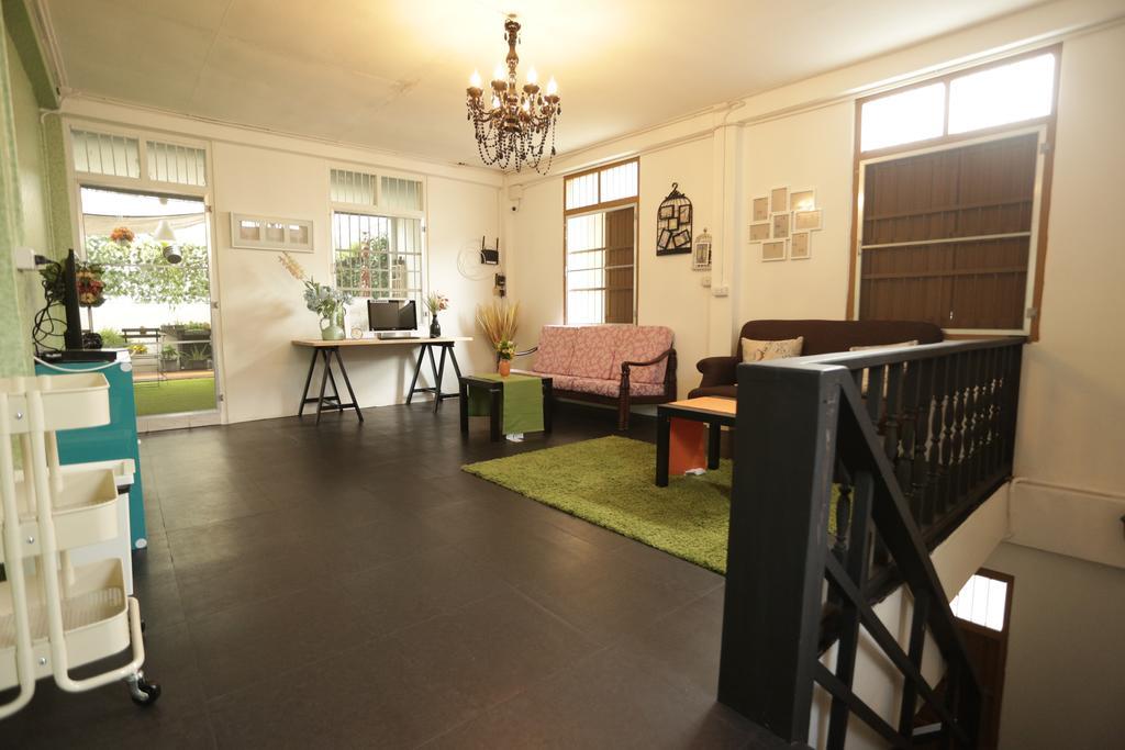 Tiger Lily Hostel Bangkok Eksteriør bilde