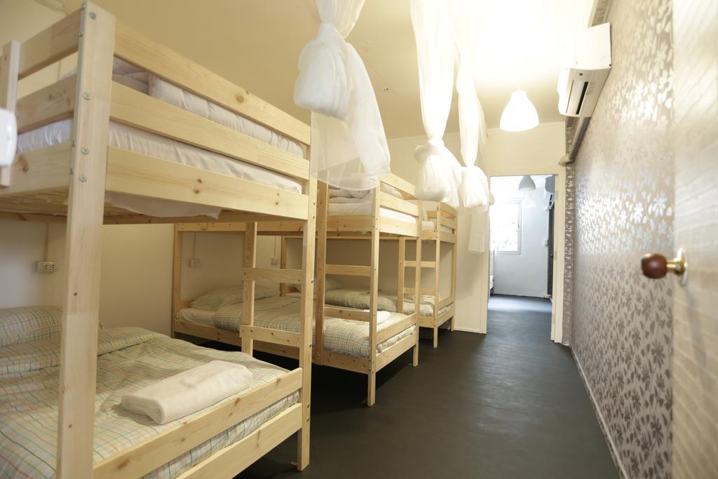 Tiger Lily Hostel Bangkok Rom bilde
