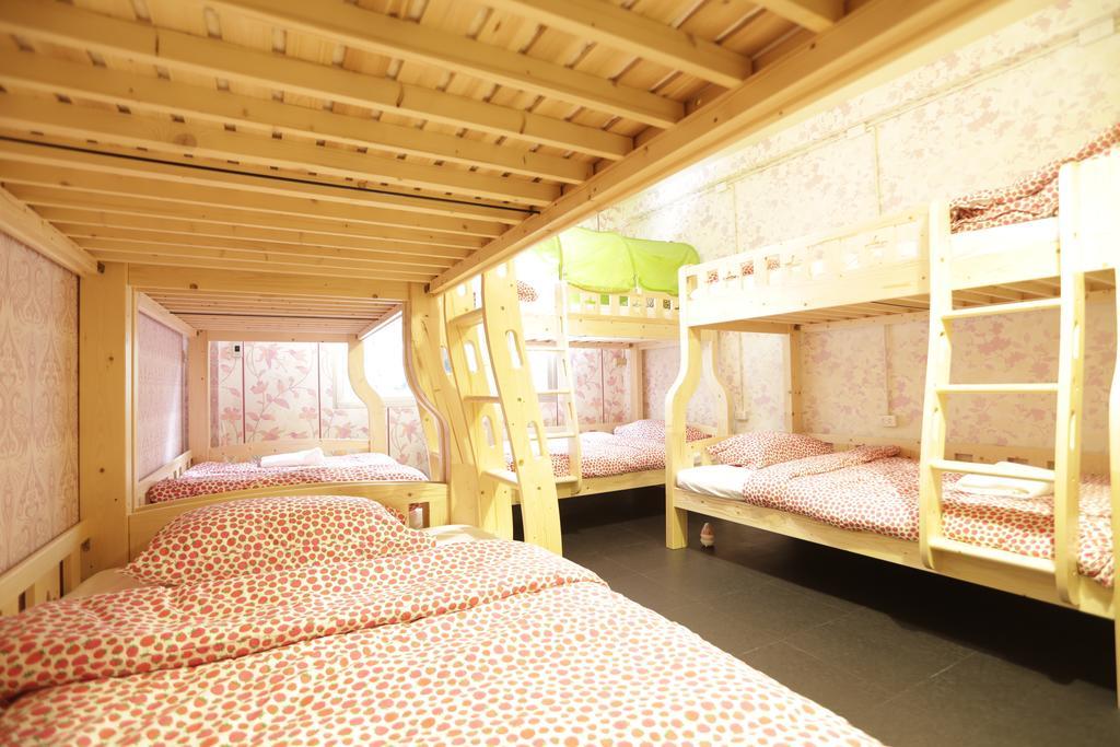 Tiger Lily Hostel Bangkok Eksteriør bilde
