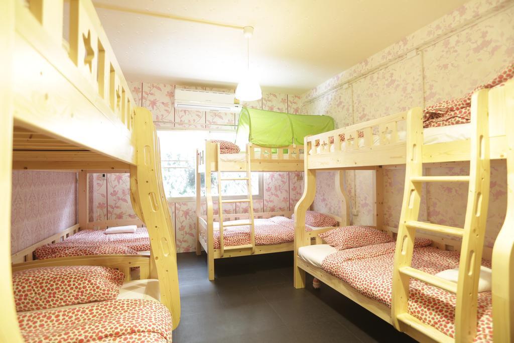 Tiger Lily Hostel Bangkok Rom bilde