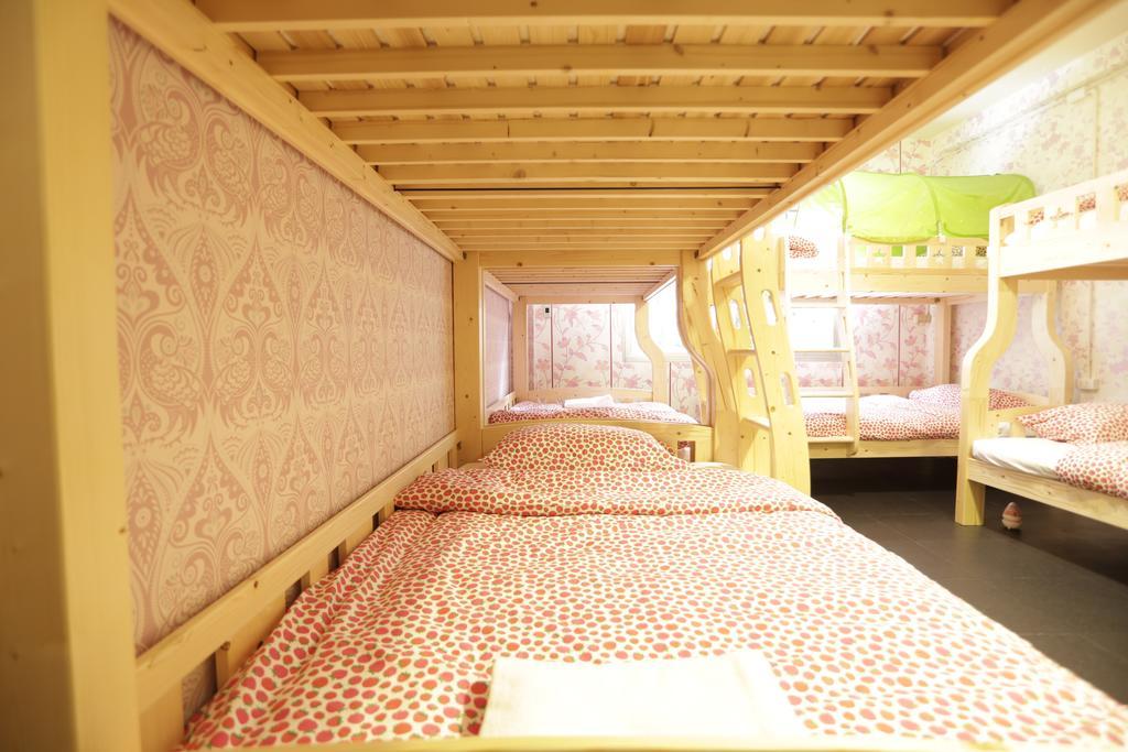 Tiger Lily Hostel Bangkok Rom bilde