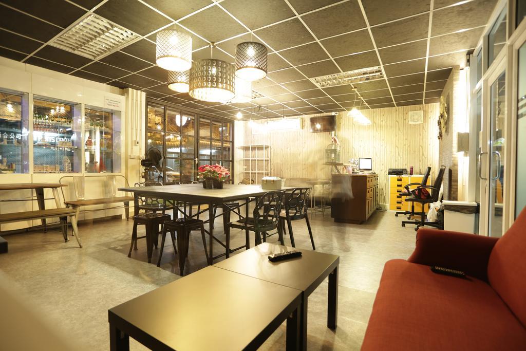 Tiger Lily Hostel Bangkok Eksteriør bilde