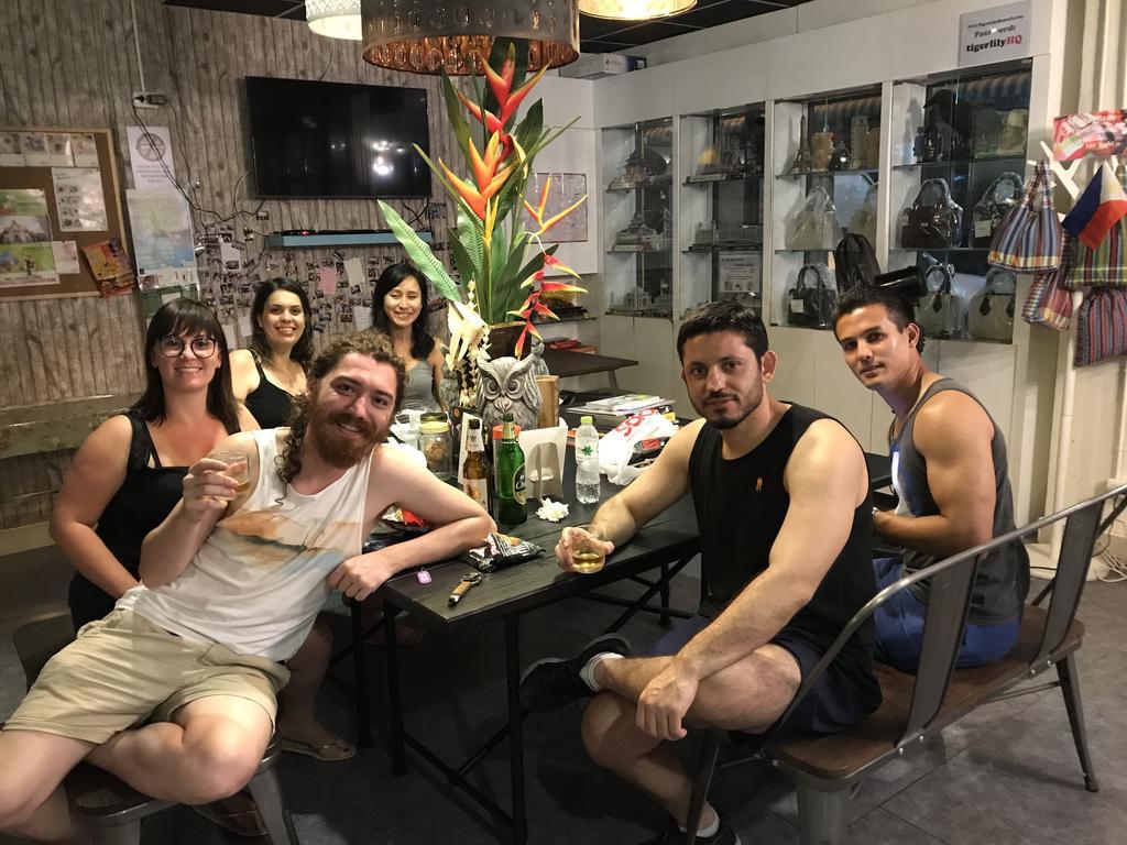 Tiger Lily Hostel Bangkok Eksteriør bilde
