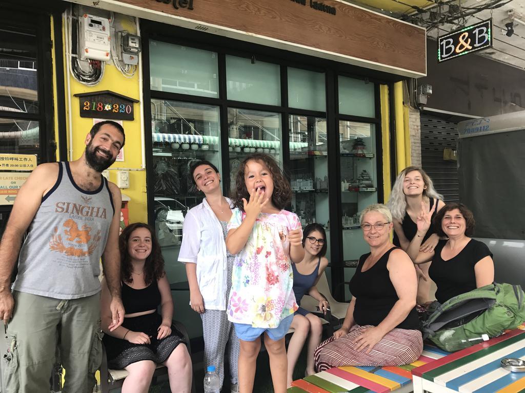 Tiger Lily Hostel Bangkok Eksteriør bilde